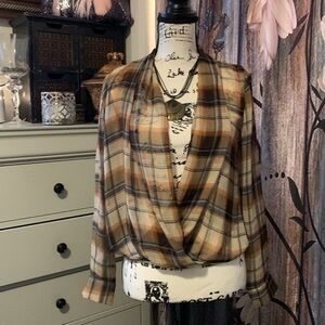 Sophie Rue PLAD semi sheer top lightweight & comfortable in good condition